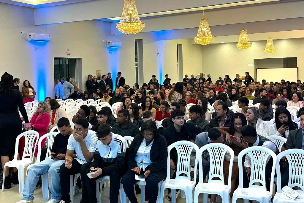 Formatura do EJA de Criciúma celebra conquista de quase 250 estudantes — foto 2