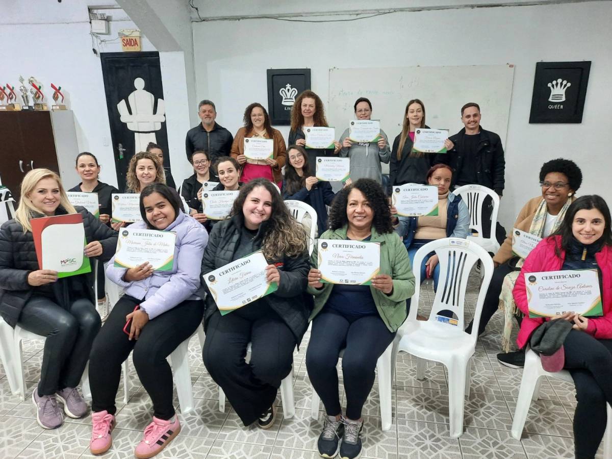 Concluída a terceira turma do curso de defesa pessoal para mulheres em Criciúma — foto 2