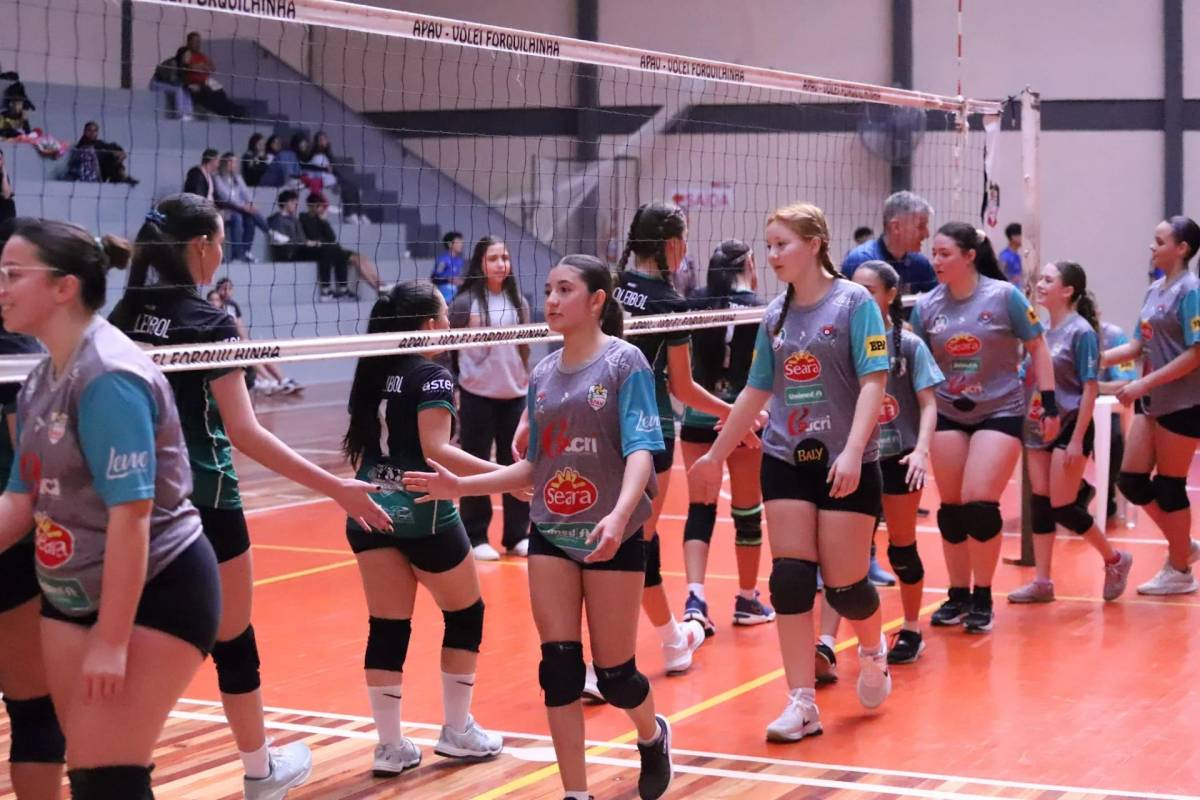 Com mais de 250 atletas, Forquilhinha realiza festival de vôlei — foto 1