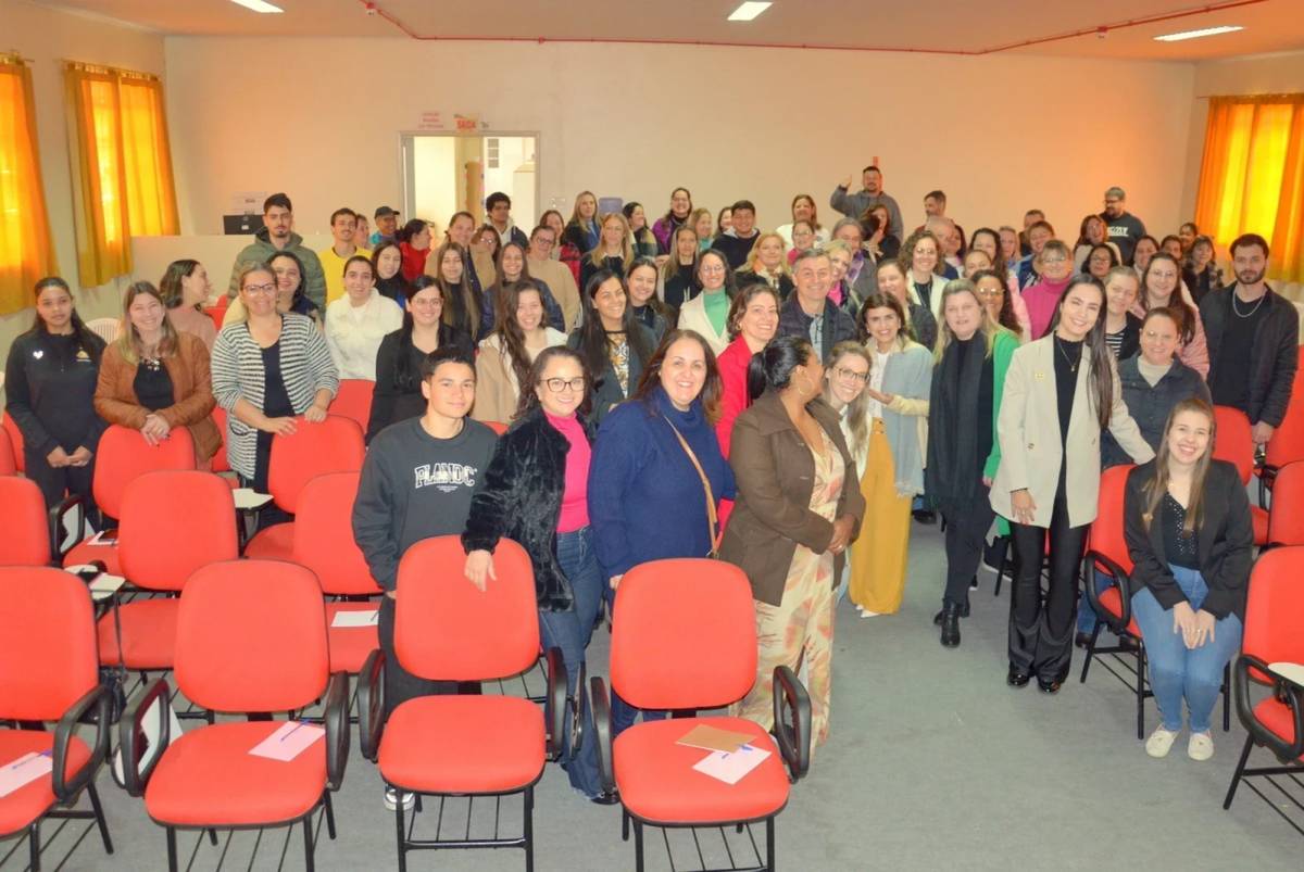 Semana pedagógica: profissionais da educação passam por formação sobre inteligência emocional — foto 3