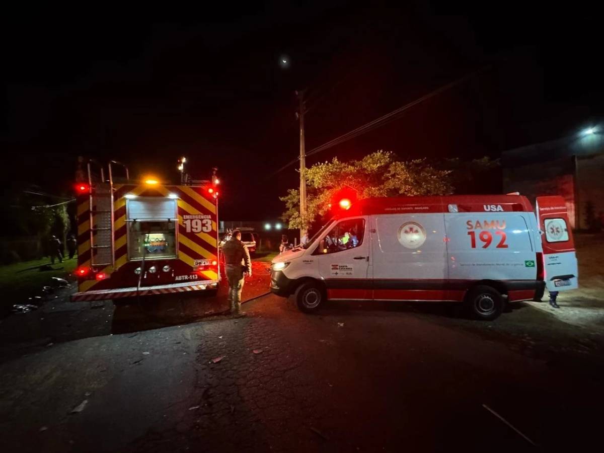 Colisão frontal entre carro e ônibus deixa motorista morto em Criciúma — foto 2