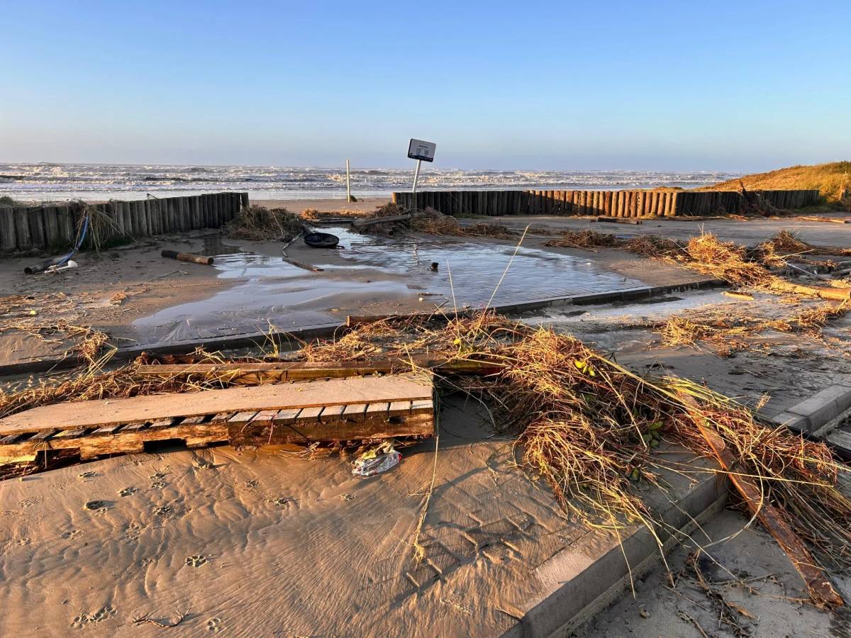 Confira as fotos dos estragos provocados pela ressaca do mar em Balneário Rincão — foto 1