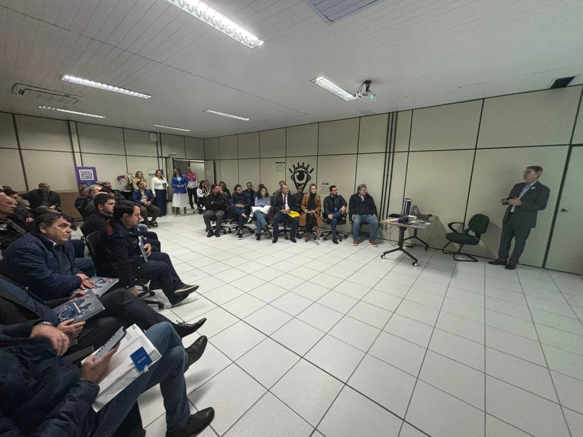 Fiesc anuncia nova liderança regional em encontro com sindicatos — foto 3