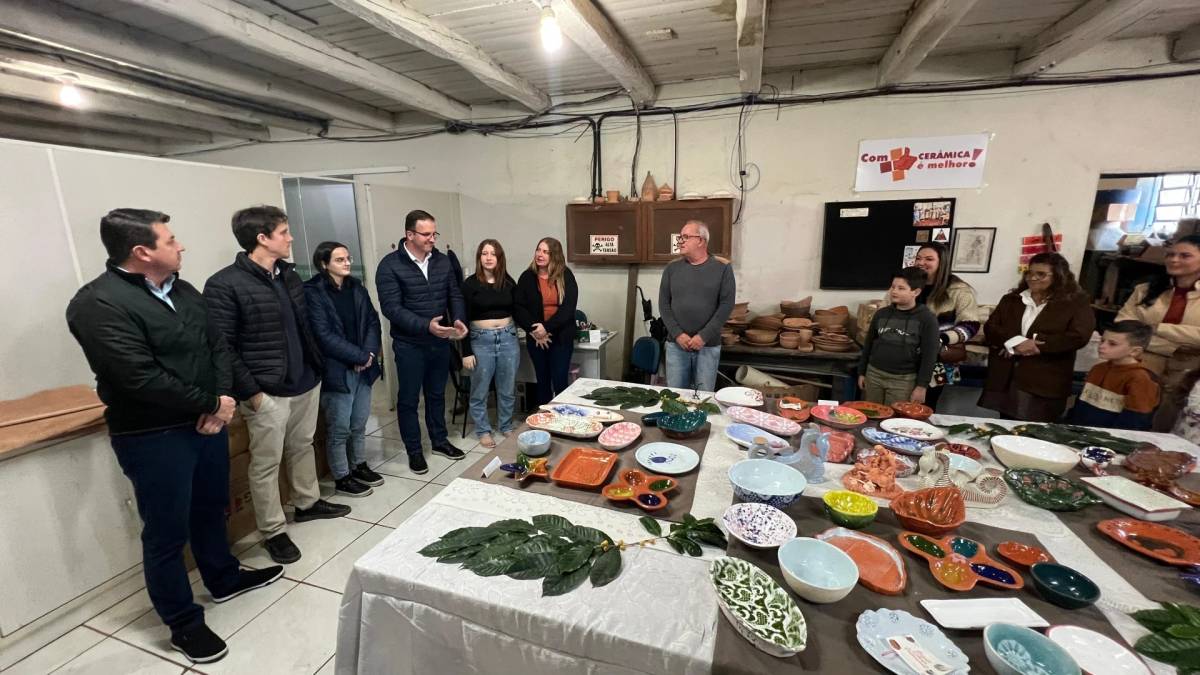 Curso resgata tradição da cerâmica e forma nova geração de pequenos artistas — foto 1