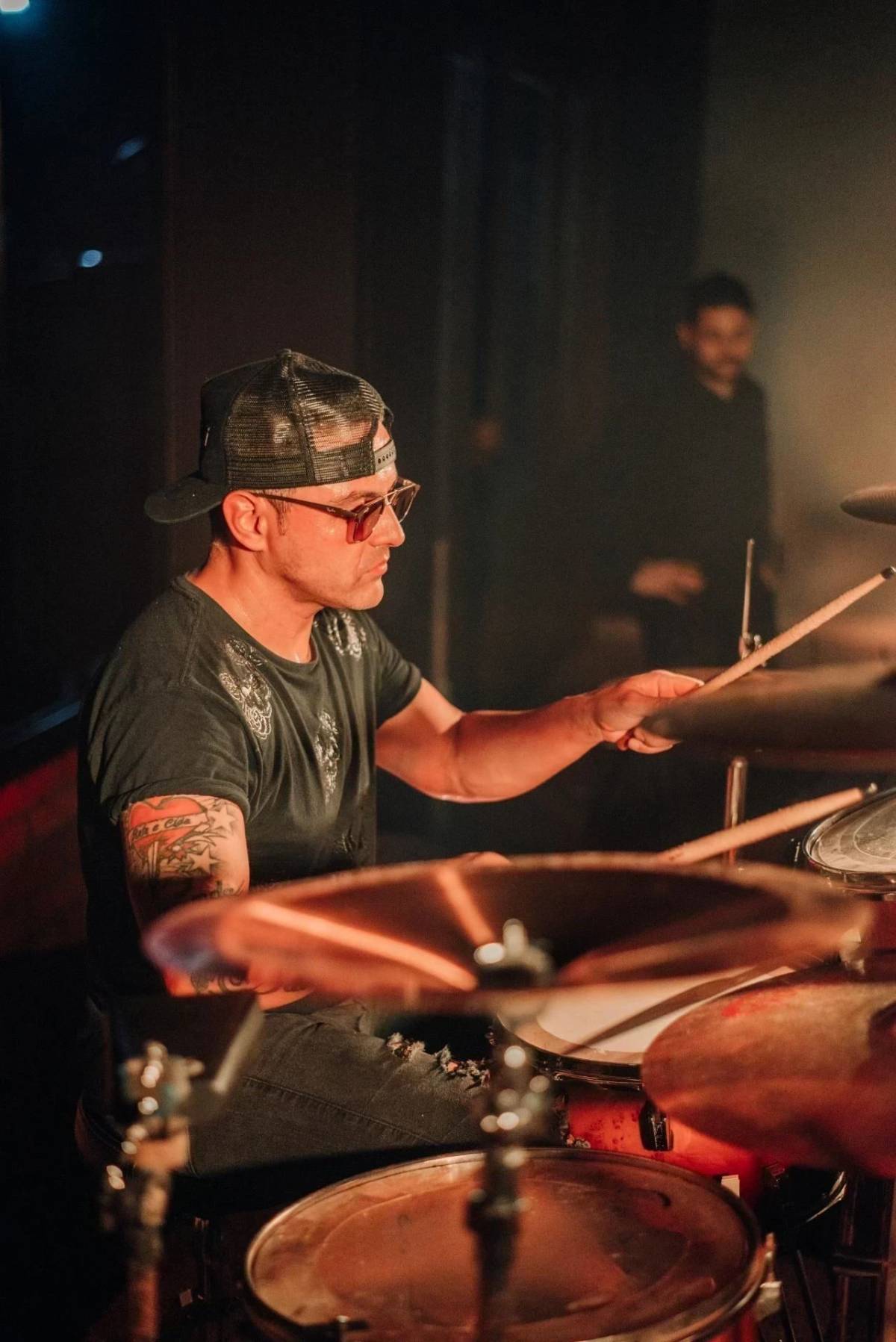 Banda de Criciúma transforma festas misturando rock e clássicos nacionais — foto 1