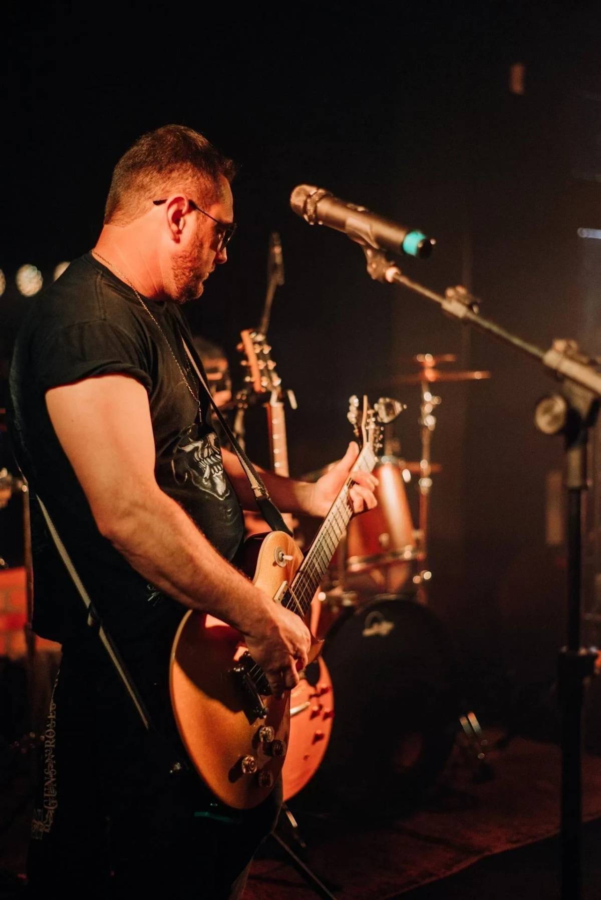 Banda de Criciúma transforma festas misturando rock e clássicos nacionais — foto 2