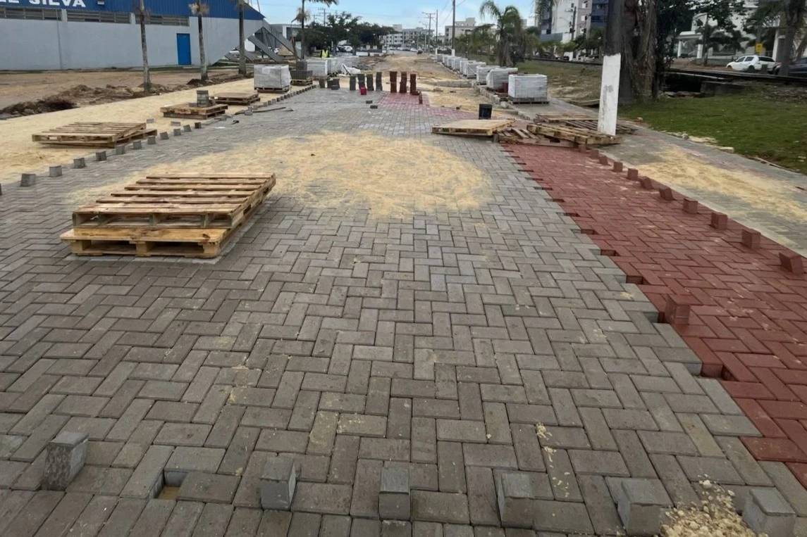 Parque Linear: obras avançam e inicia a colocação de paver na rua Primo Ítalo Naspolini — foto 2