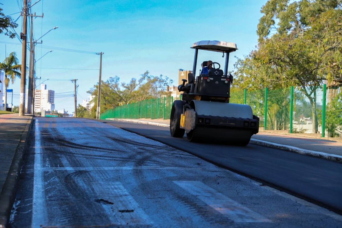 Criciúma: obras alteram trânsito e causam lentidão em rua do bairro Santa Bárbara — foto 2