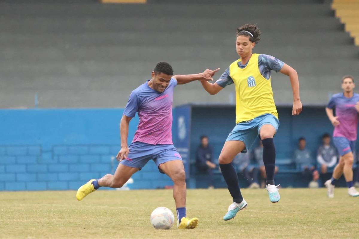 Times profissional e Sub-20 do Caravaggio realizam jogo-treino na Montanha — foto 6