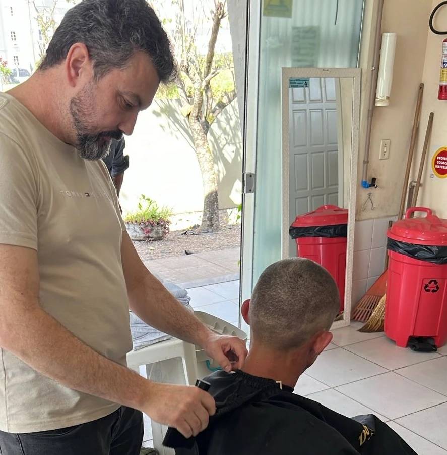 Com apoio de voluntários, Criciúma oferece serviços de cuidado e acolhimento a pessoas em situação de rua — foto 2
