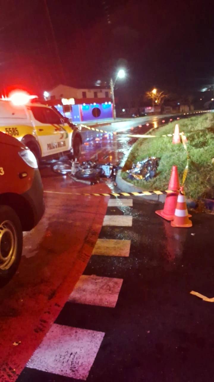 Homem morre após queda de motocicleta em Balneário Rincão — foto 1