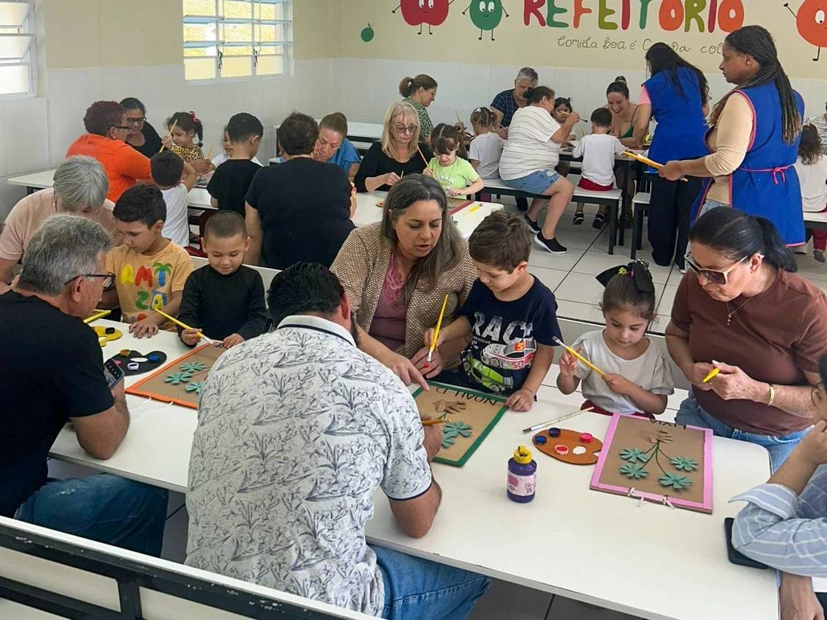 Avós e netos compartilham emoção e afeto em Criciúma — foto 1