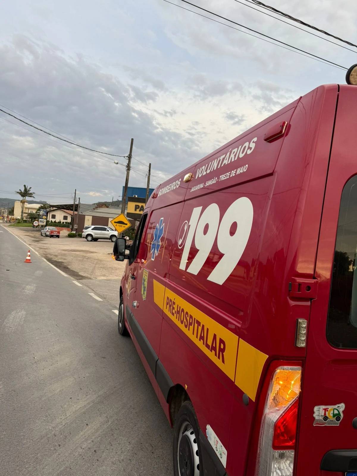 Colisão frontal deixa passageira ferida em Jaguaruna — foto 1