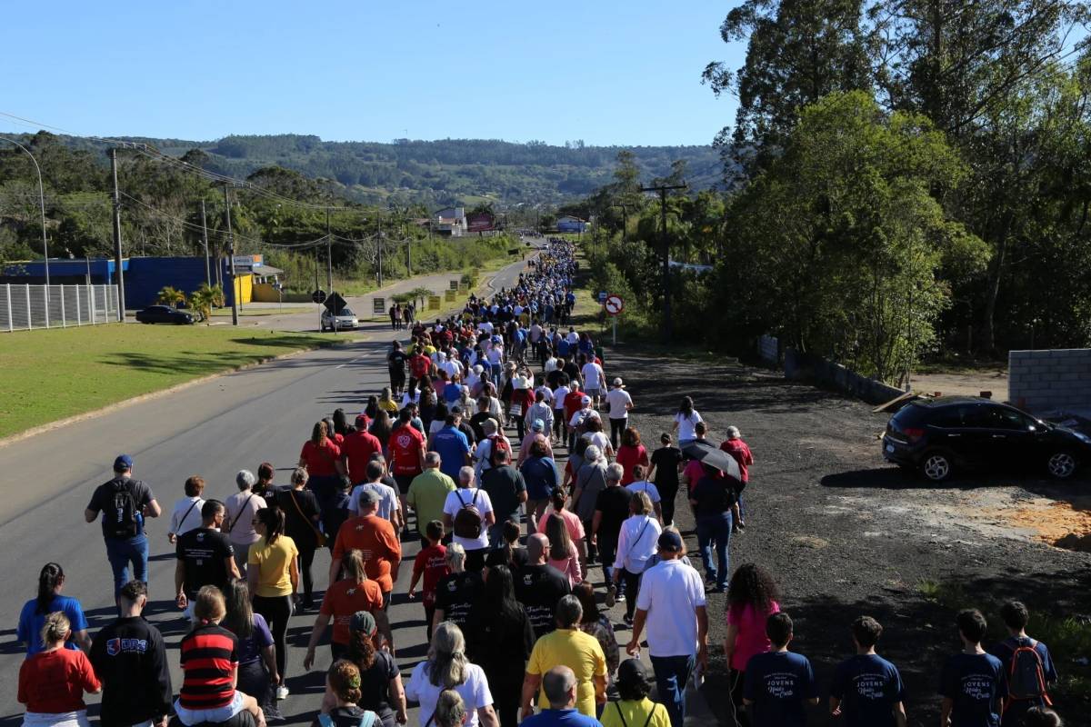 Diocese de Criciúma realiza tradicional Caminhada Vocacional — foto 1