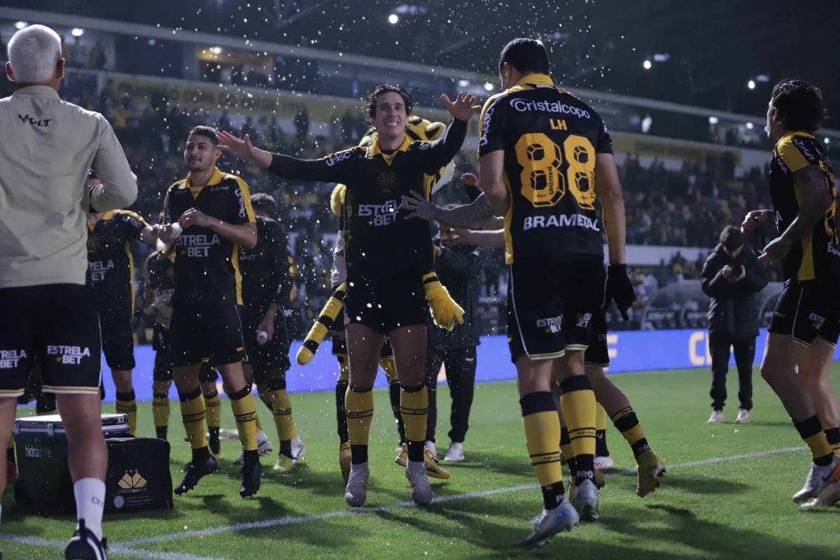 Veja os gols e as fotos da vitória do Criciúma sobre a Chapecoense — foto 2