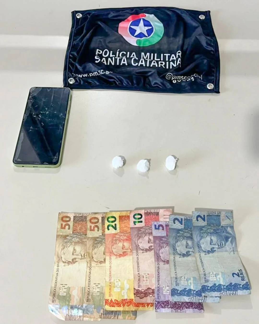 Vídeo e fotos: PM apreende mais de 3,5 quilos de drogas — foto 3