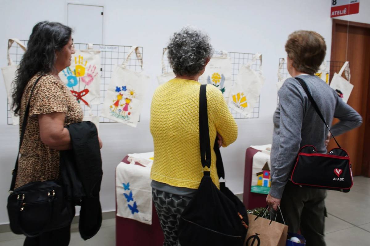 Afasc e Apae se unem para exposição de trabalhos de grupo de idosos — foto 4
