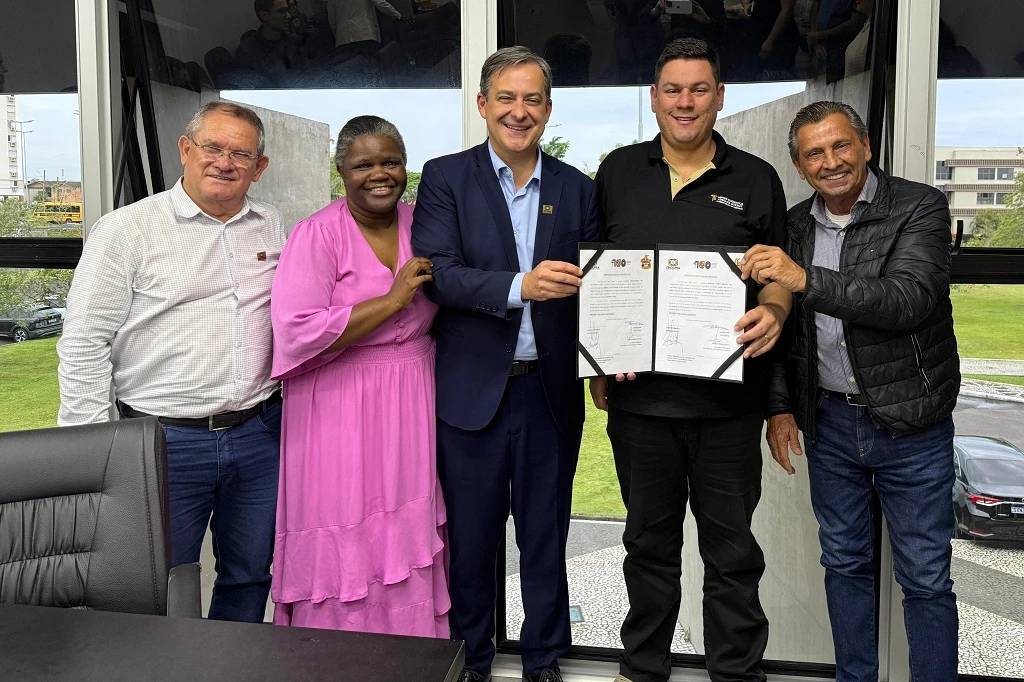 Assinada ordem de serviço para construção de praça no loteamento Las Vegas, em Criciúma — foto 1