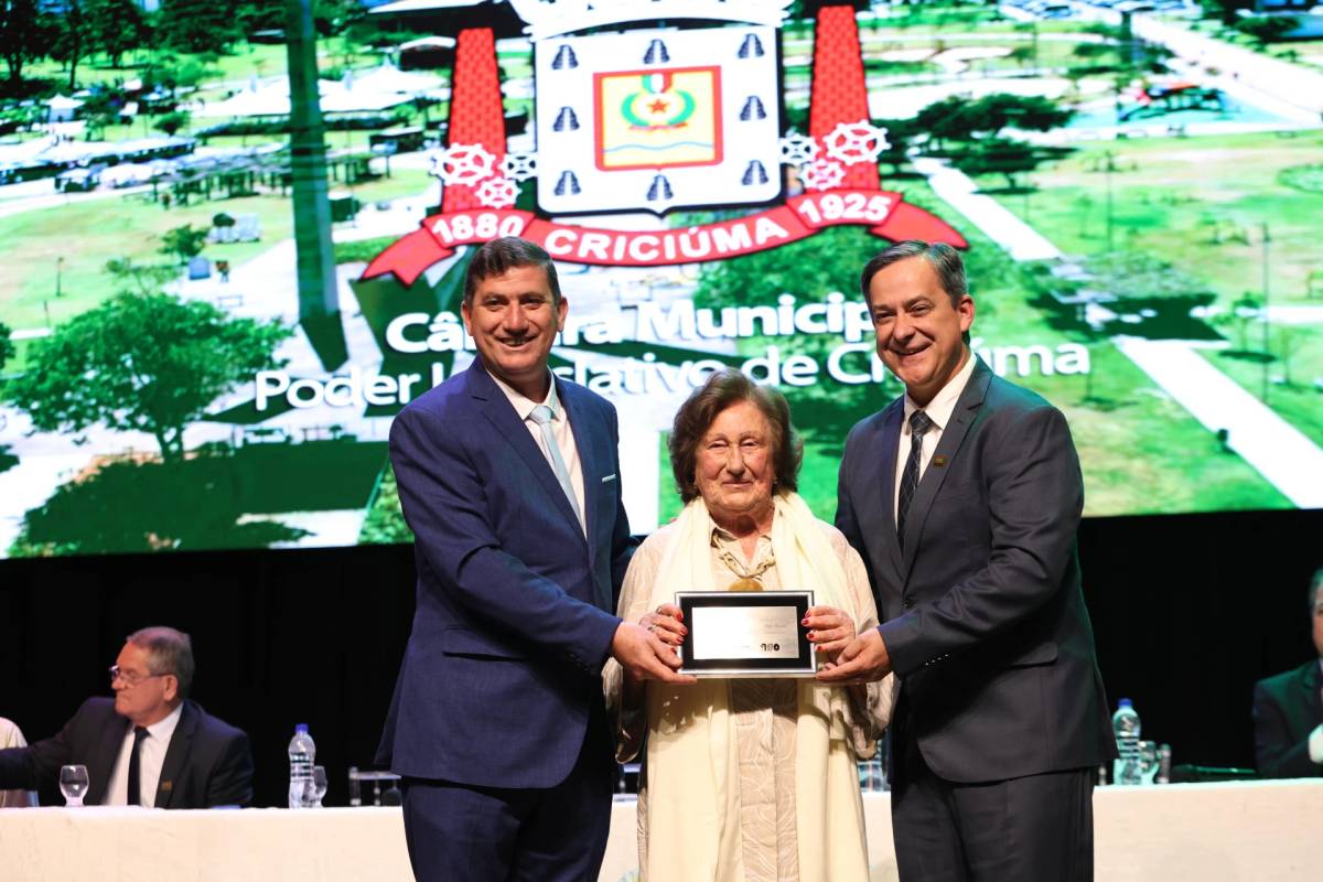 Câmara de Criciúma homenageia ex-presidentes e servidores em sessão especial — foto 8