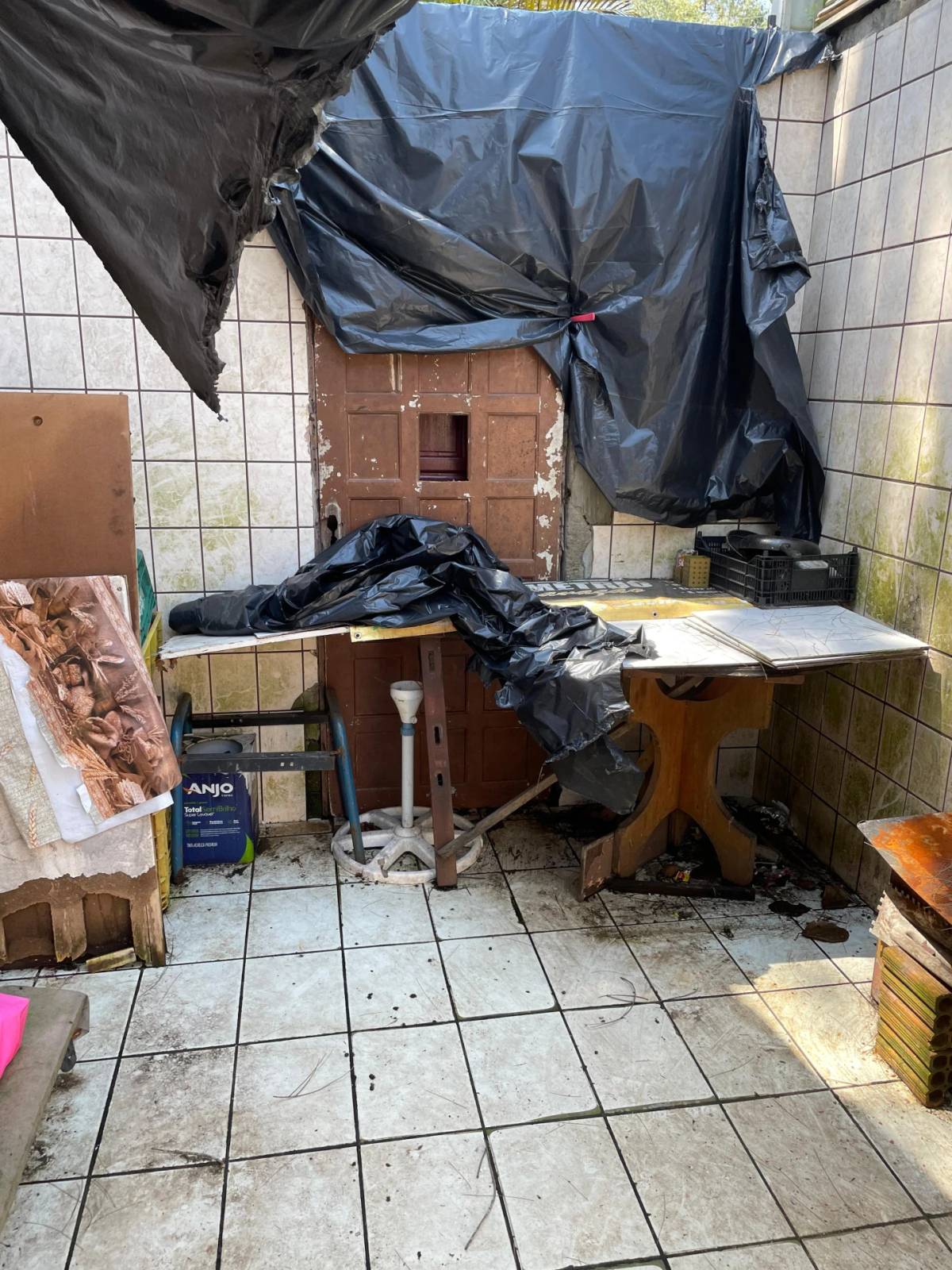 Vereador questiona possibilidade de demolição de casa abandonada no bairro Maria Céu — foto 2