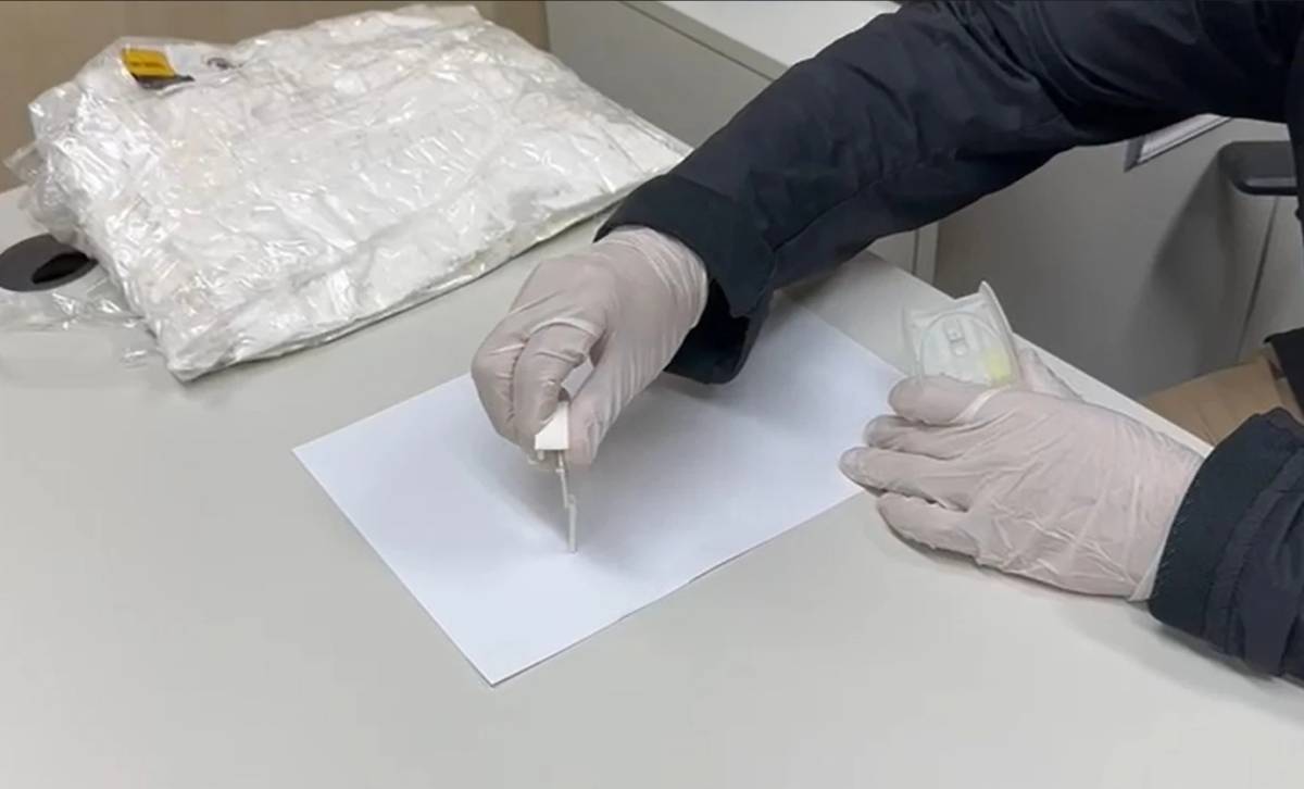 Criciumense que tentava embarcar para França com cocaína é presa em aeroporto — foto 2
