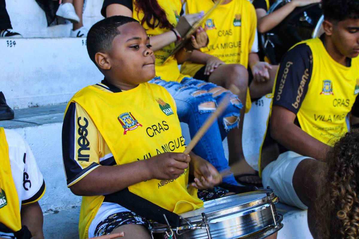 Mais de 300 crianças e adolescentes celebram goleada do Tigre no Heriberto Hülse — foto 17