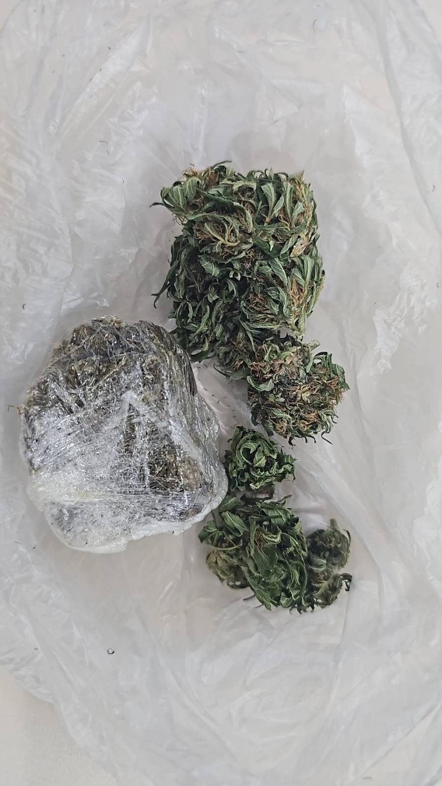 Foragido por tráfico de drogas é preso após ser flagrado cometendo o mesmo crime em Criciúma — foto 1