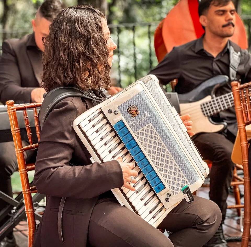 Artista do interior catarinense une talento e paixão musical para renovar som da sanfona — foto 2
