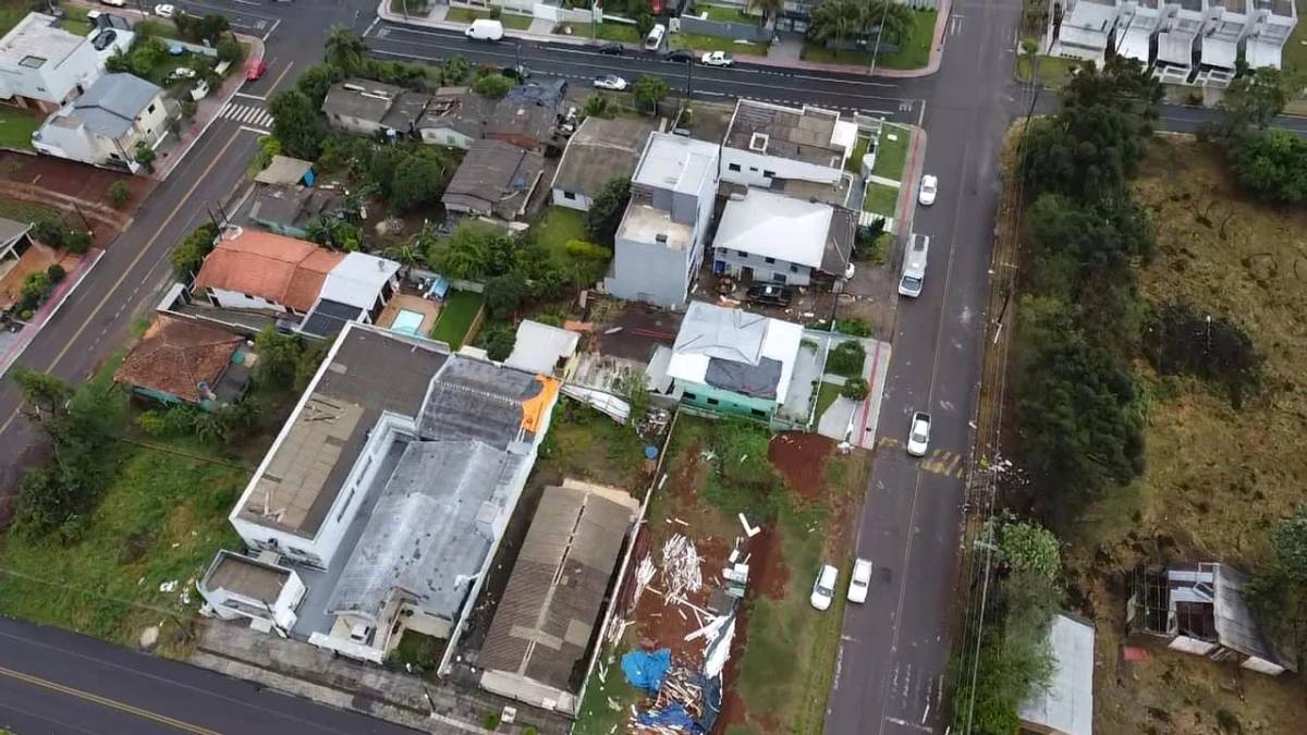 Município decreta situação de emergência após passagem de tornado em Santa Catarina — foto 1