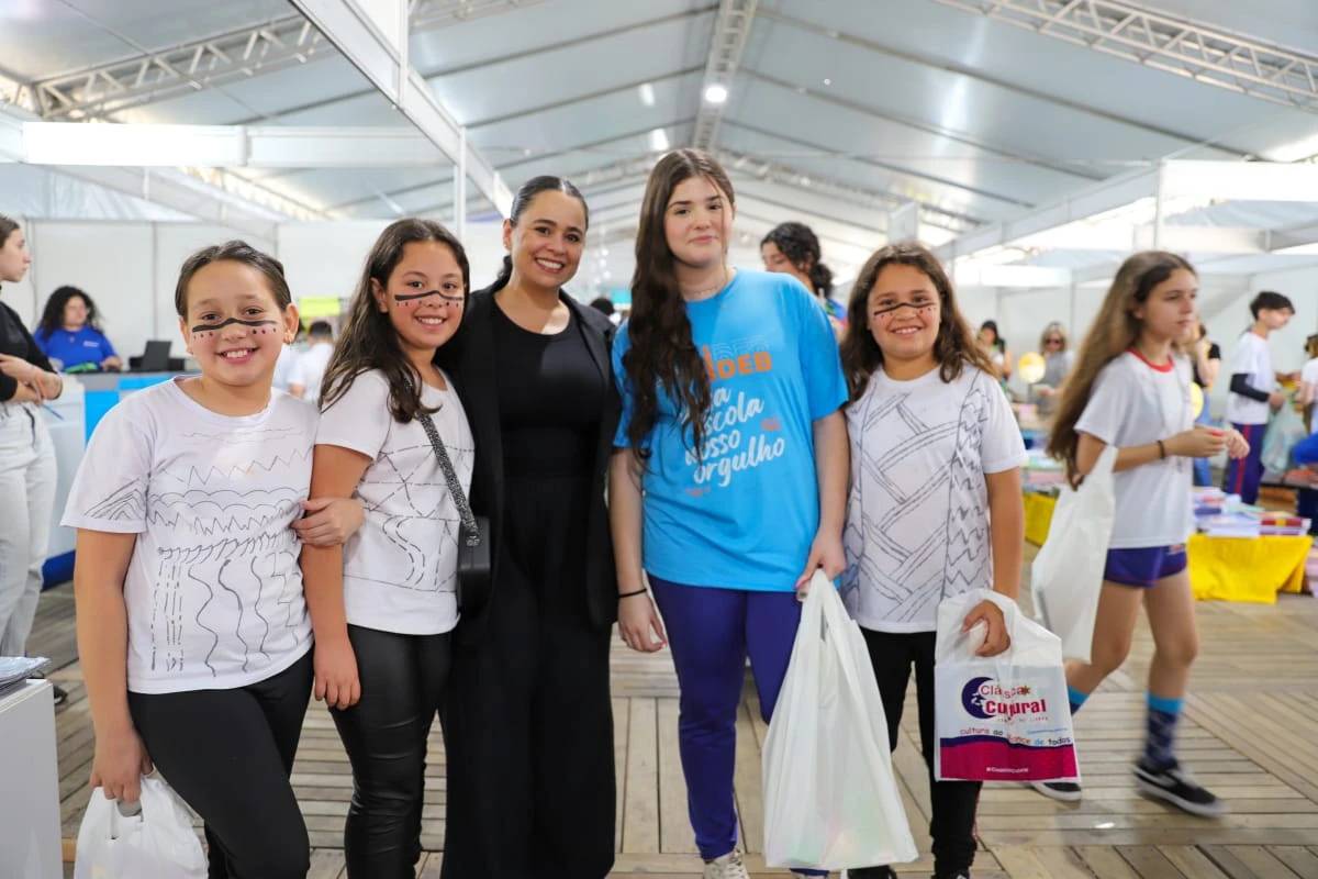 Últimos dias: Feira do Livro do Centenário entra na reta final em Criciúma — foto 1