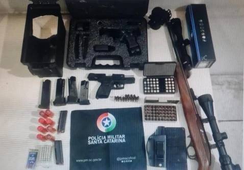 Sob efeito de álcool, homem é preso após tentar atropelar policiais militares — foto 1