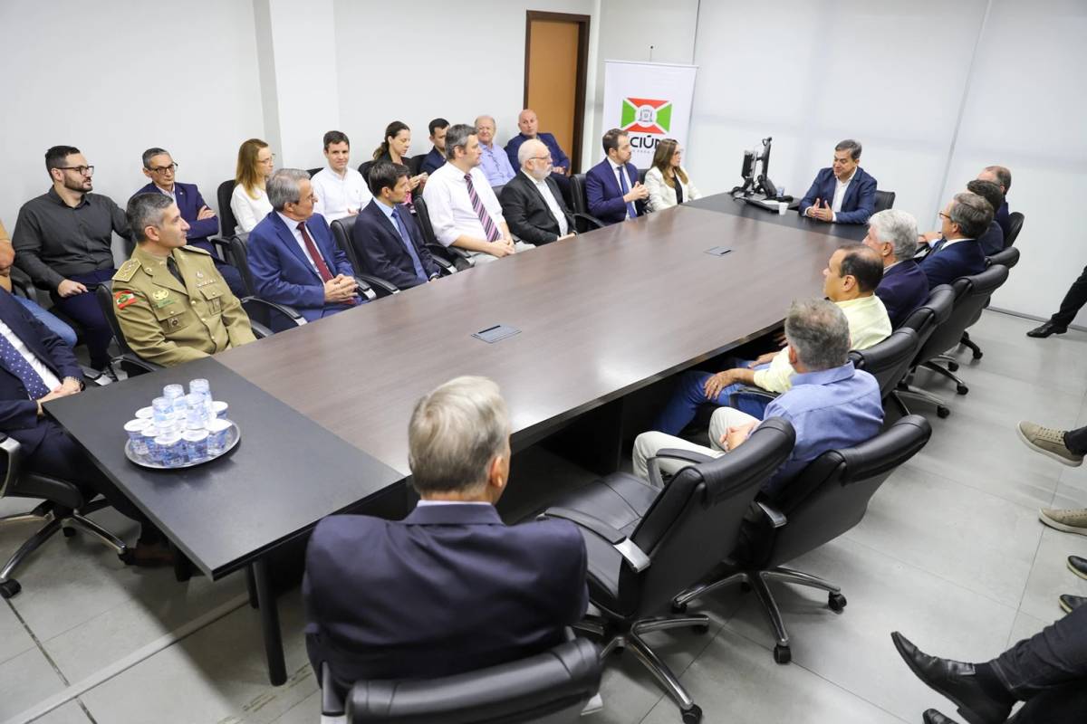 Medalha do Centenário: governo de Criciúma reconhece atuação de instituições e personalidades — foto 1