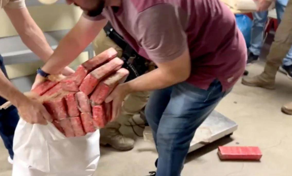 Vídeo: Força Integrada de Combate ao Crime Organizado de SC apreende 500 quilos de maconha; um homem foi preso — foto 5