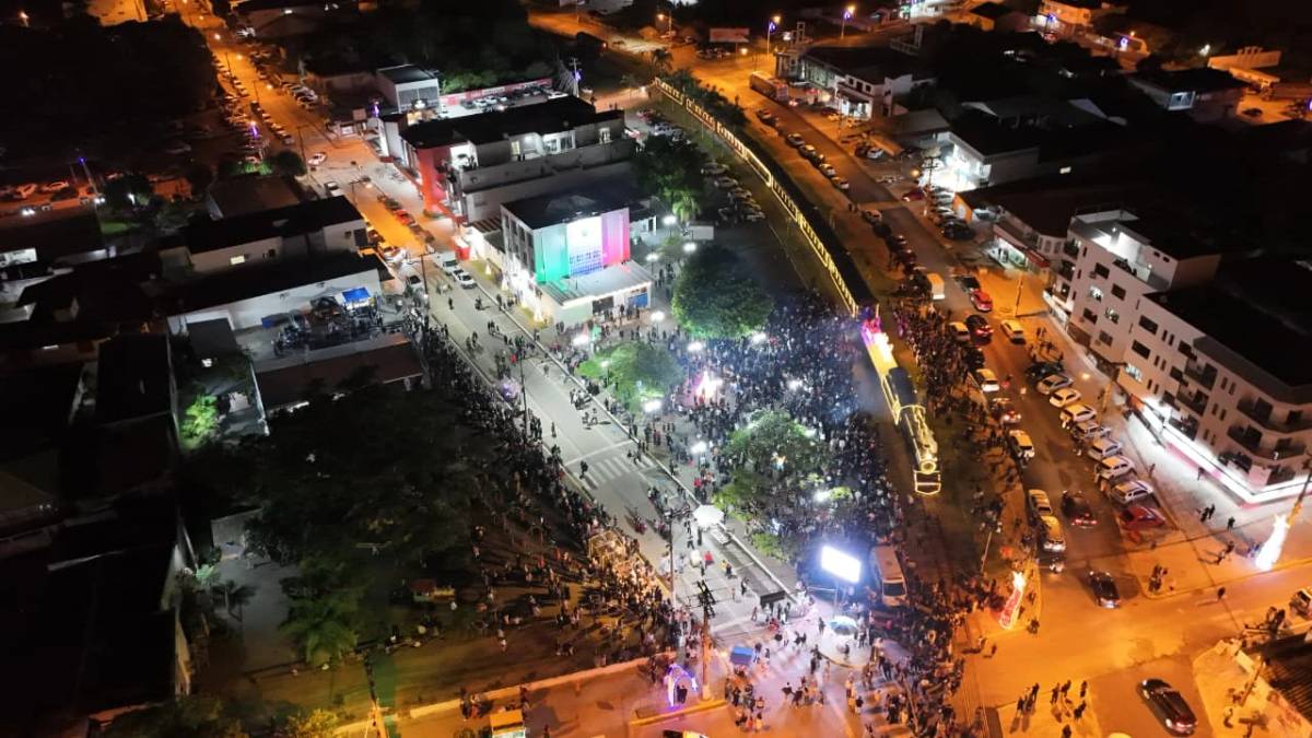 Chegada do Expresso Natalino emociona público na abertura da programação de Natal em Morro da Fumaça — foto 1