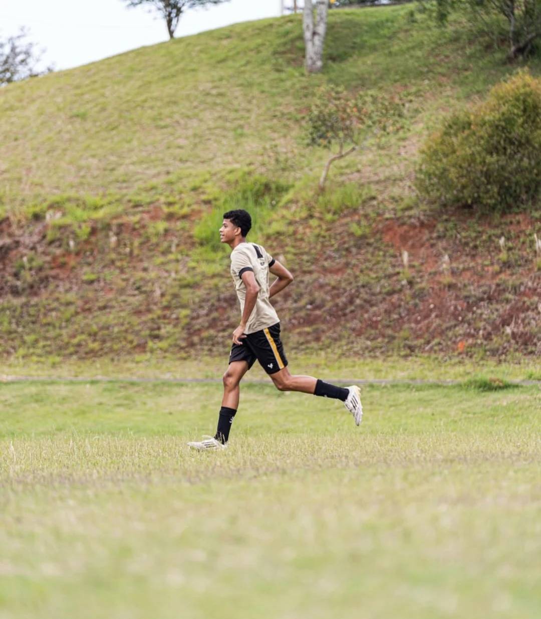 Vídeo: atletas do Sub-16 convocam torcida para decisão da Copa SC neste sábado — foto 2
