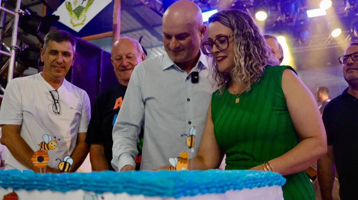 Meleiro abre festividades com show nacional e lota Pavilhão do Arroz — foto 2