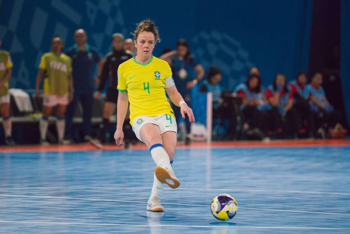 Natural de Orleans, capitã da Seleção Brasileira celebra título da Copa do Mundo Feminina de Futsal — foto 3