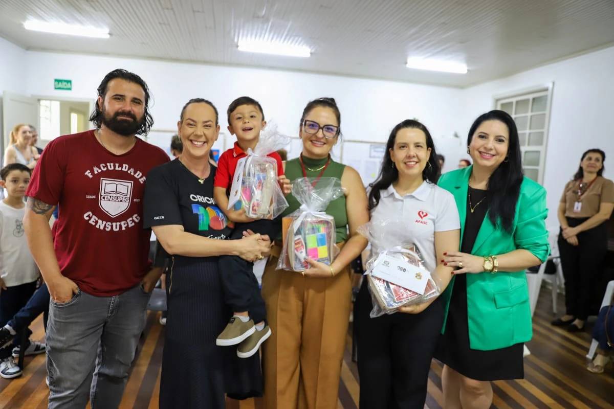 Estudantes são premiados em concurso artístico de Criciúma — foto 2