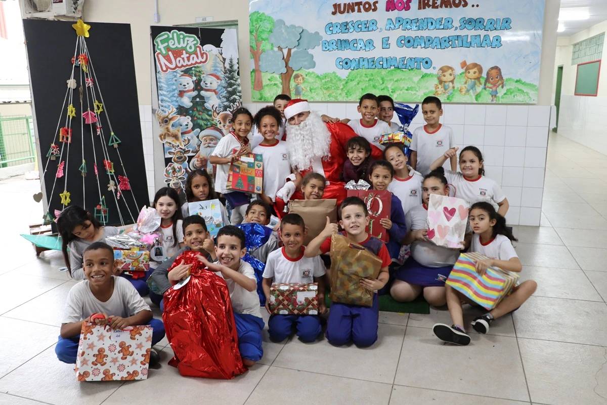Campanha Sonho de Natal do Grupo Unimed Criciúma leva alegria a mais de 400 crianças — foto 1