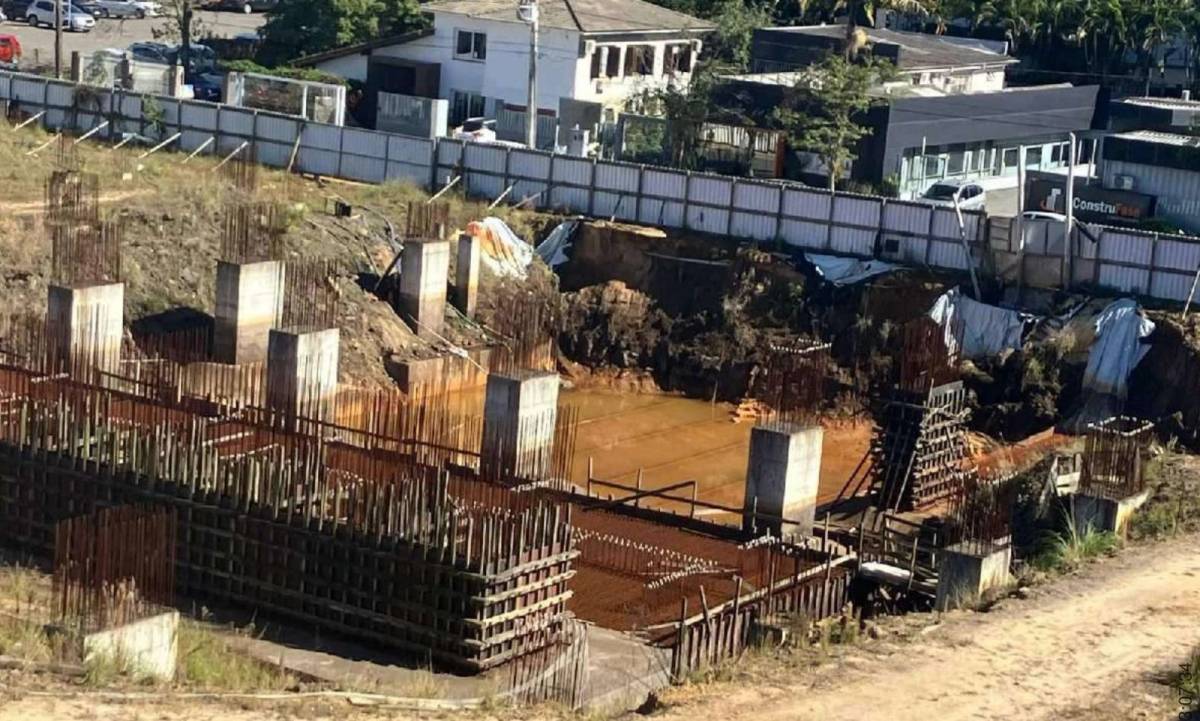 Acordo destrava solução para obra abandonada que oferece riscos à saúde e à segurança em Criciúma — foto 1
