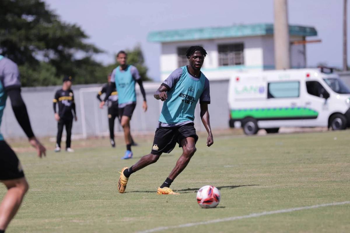 Criciúma faz treino técnico e tático no Estádio da Montanha — foto 9