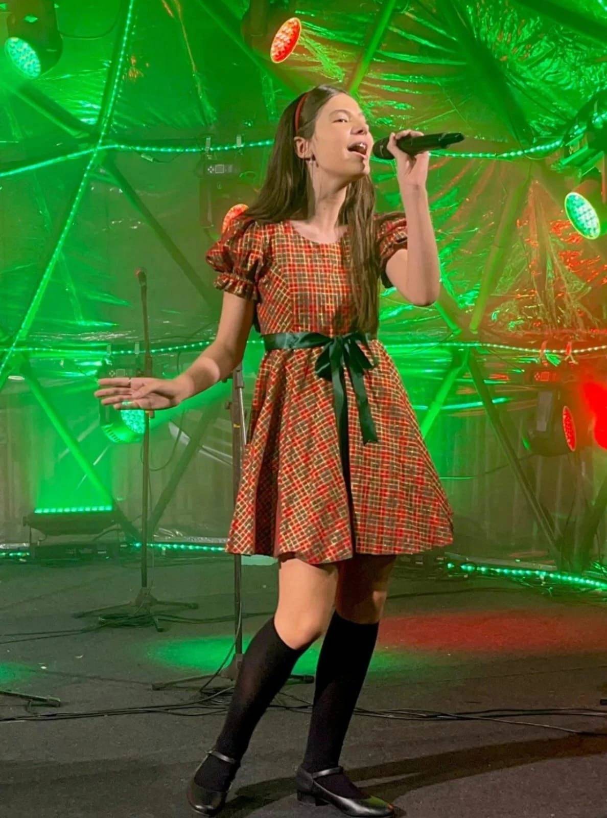 Talento criciumense: cantora mirim se destaca em palcos de Santa Catarina — foto 2