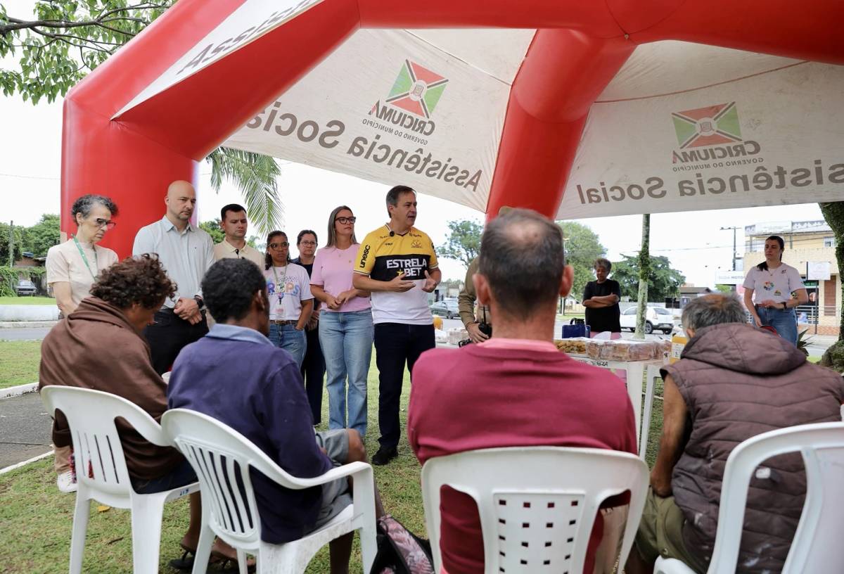 Primeira ação da Central do Recomeço atende cerca de 100 pessoas no Pinheirinho — foto 3