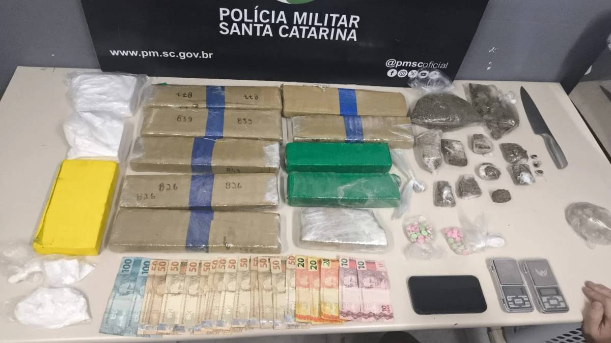 Nova ação da PM resulta na apreensão de grande quantidade de drogas em Criciúma; veja fotos — foto 2
