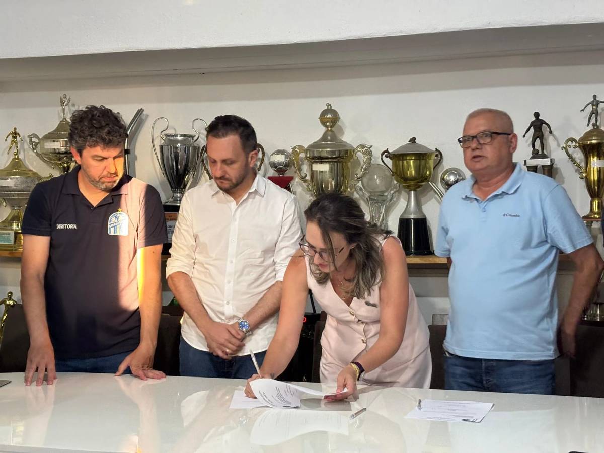 Ordem de serviço para criação de campo sintético no Estádio da Montanha é assinada — foto 4