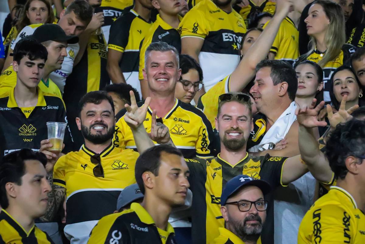 Mais de 8 mil torcedores acompanham derrota para Chapecoense no HH — foto 19