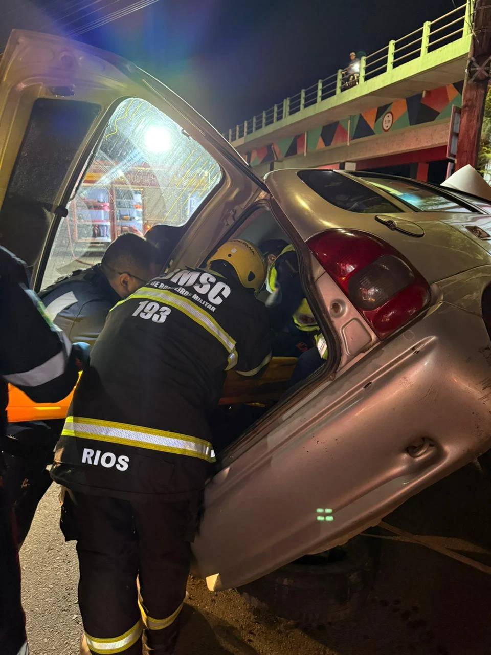 Fotos: acidente de trânsito deixa três feridos em Criciúma — foto 2