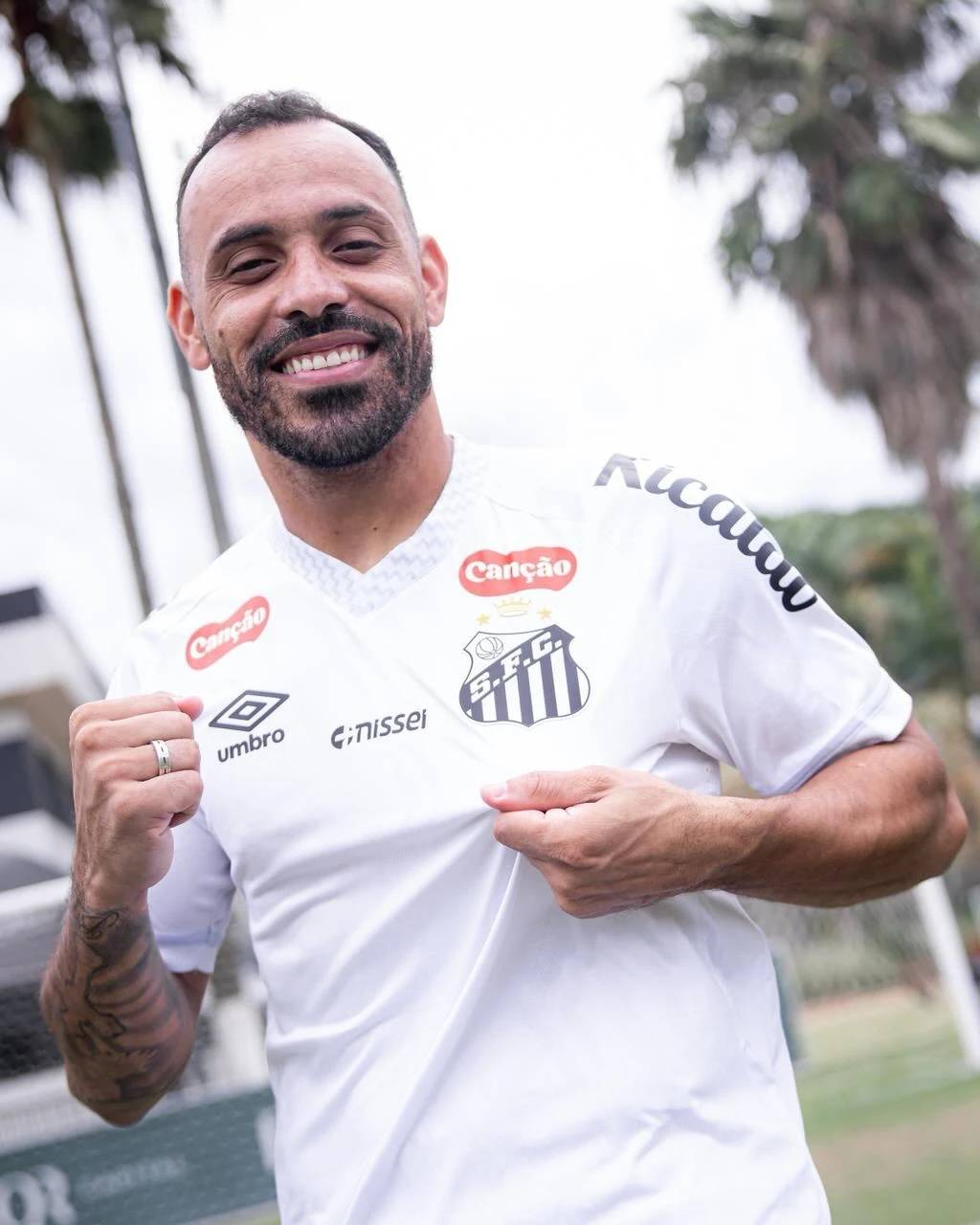 Natural de Morro da Fumaça, Moisés Vieira é contratado pelo Santos — foto 1