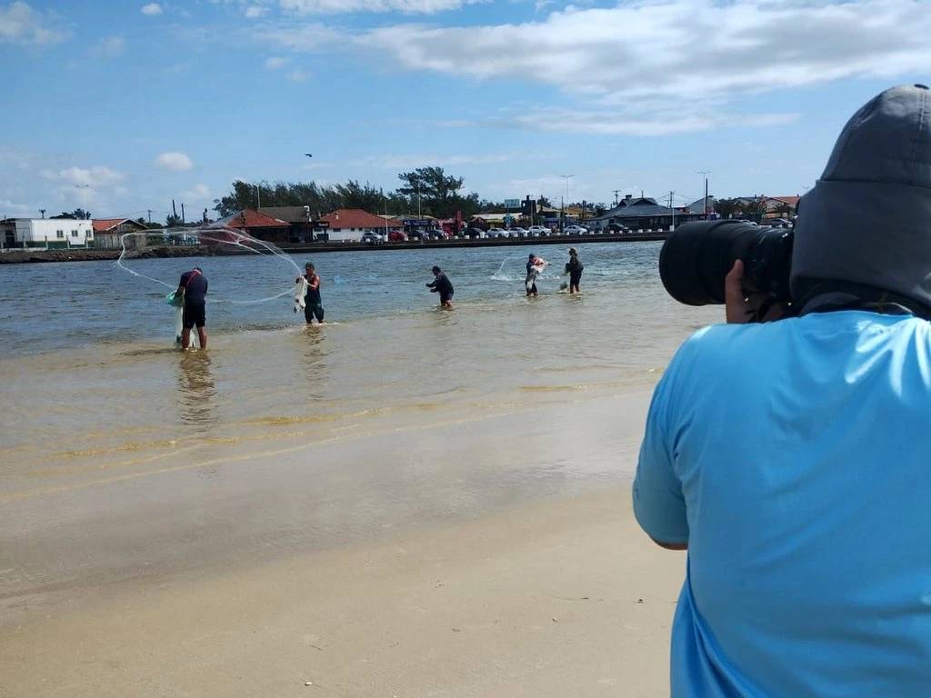 Projeto da Unesc realiza imersão técnica para avançar estudo sobre botos e pesca cooperativa — foto 2