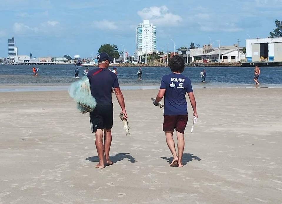 Projeto da Unesc realiza imersão técnica para avançar estudo sobre botos e pesca cooperativa — foto 1